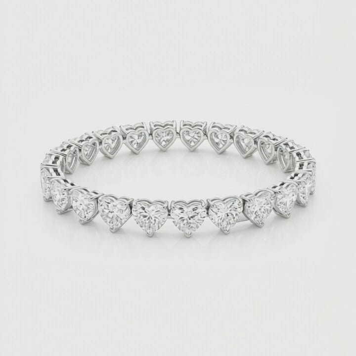 Rotation video of the heart-shaped lab-grown diamond tennis bracelet