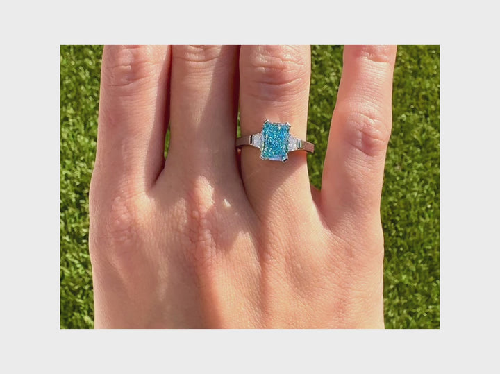 2 ct Fancy Vivid Blue Lab-Grown Diamond Ring