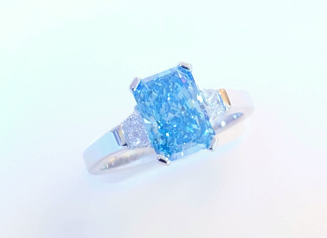 2 ct Fancy Vivid Blue Lab-Grown Diamond Ring