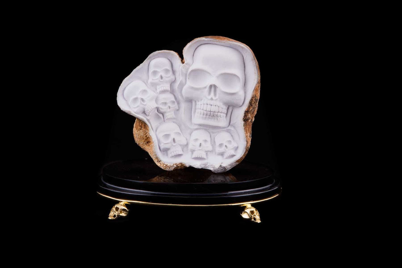 Agate Skull Statue: "Catacomb" - Surround Art & Diamonds Sculpture by L'Aquart